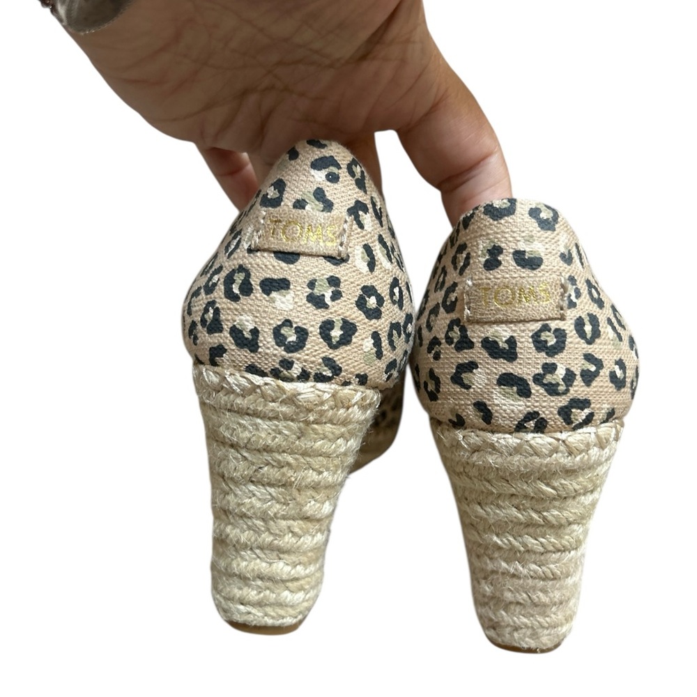 Tom’s Animal Print Open Toe Wedge Sandals - Picture 2 of 5